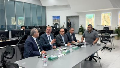 بدوي يتابع من مركز التحكم انتظام إمدادات الغاز وتأمين الاحتياجات