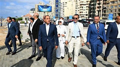 لماذا أجّل رئيس الوزراء زيارة الإسكندرية للبترول رغم وجوده في المحافظة؟