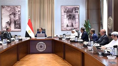 رئيس الوزراء يلتقي مع مسئولي إمارة الفجيرة لمتابعة الإجراءات والخطوات لاستكمال تنفيذ المشروع