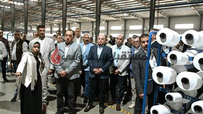 رئيس الوزراء يفتتح مصنع 