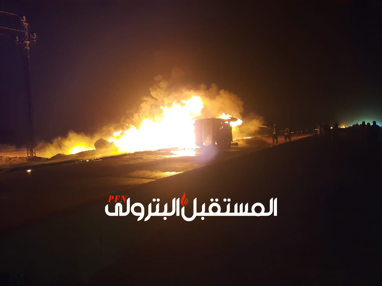 عاجل : حريق سيارة نقل محملة بالسولار بطريق السويس القاهرة
