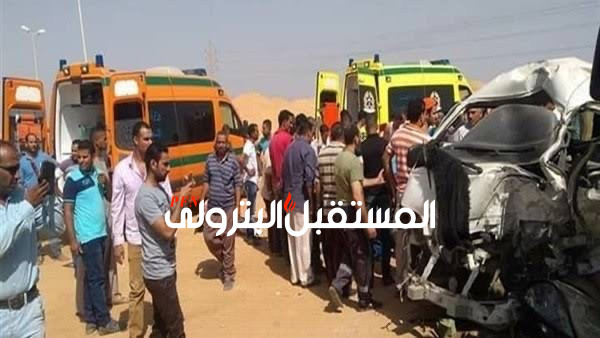 مصرع وإصابة 11 شخصًا إثر انقلاب سيارة عمالة على صحراوي قنا