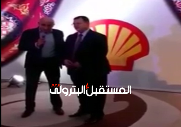 بالفيديو "شل" تكرم حمدي عبدالعزيز.