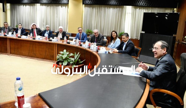 الملا يبحث مع وفد مجلس النواب الأردنى سبل التعاون المشترك في أنشطة الغاز الطبيعي