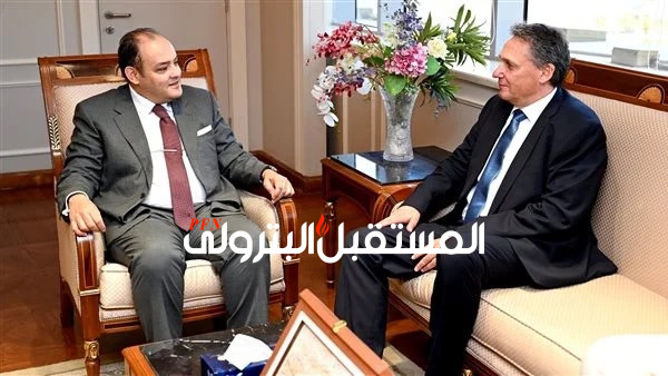 وزير الصناعة: فرص متميزة أمام الشركات العالمية لتوطين صناعة السيارات الكهربائية في مصر
